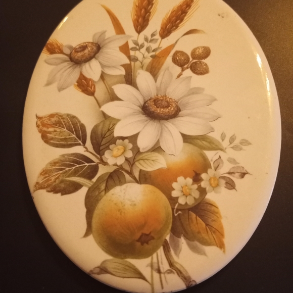 Wheeling Handpainted Ceramic 6" Oval Wall Trivet - Picture 3 of 4